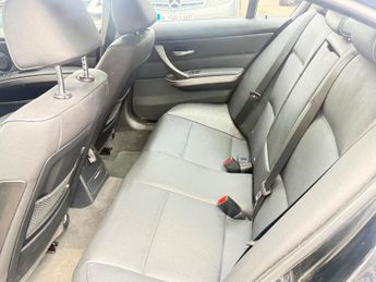 BMW 3 Series 3.0 325i SE Auto Euro 4 4dr