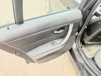 BMW 3 Series 3.0 325i SE Auto Euro 4 4dr