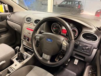 Ford Focus 1.8 Zetec S 5dr