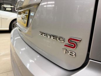 Ford Focus 1.8 Zetec S 5dr