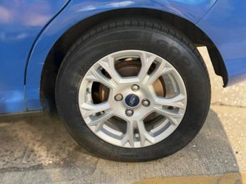 Ford B-Max 1.6 Zetec MPV 5dr Petrol Powershift Euro 5 (105 ps)