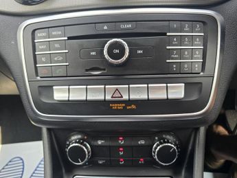 Mercedes-Benz GLA 1.6 GLA180 Urban Edition 7G-DCT Euro 6 (s/s) 5dr