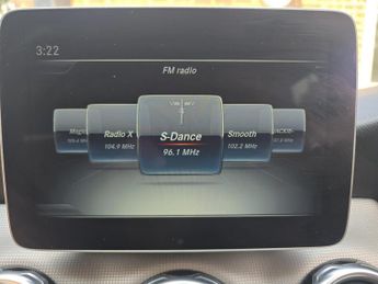 Mercedes-Benz GLA 1.6 GLA180 Urban Edition 7G-DCT Euro 6 (s/s) 5dr
