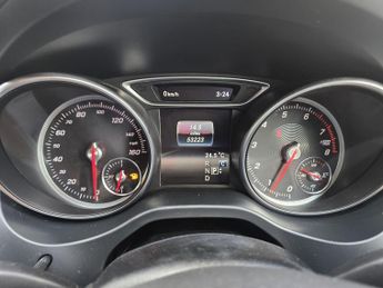 Mercedes-Benz GLA 1.6 GLA180 Urban Edition 7G-DCT Euro 6 (s/s) 5dr