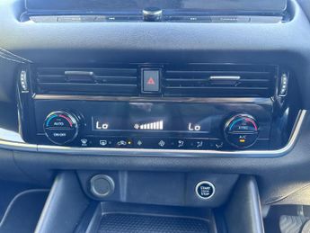 Nissan Qashqai 1.3 DIG-T MHEV N-Connecta XTRON Euro 6 (s/s) 5dr