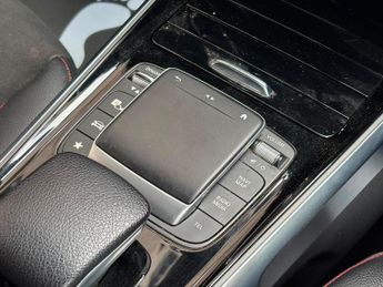 Mercedes-Benz EQB EQB 300 66.5kWh AMG Line Auto 4MATIC 5dr