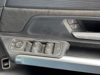 Mercedes-Benz EQB EQB 300 66.5kWh AMG Line Auto 4MATIC 5dr