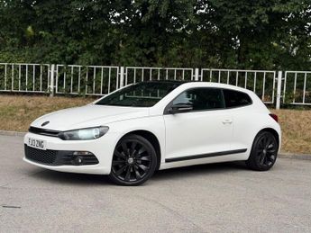 Volkswagen Scirocco 2.0 TDI BlueMotion Tech DSG Euro 5 (s/s) 3dr (Nav)