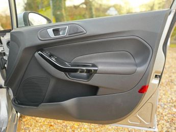 Ford Fiesta 1.6 Titanium Powershift Euro 6 5dr