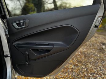 Ford Fiesta 1.6 Titanium Powershift Euro 6 5dr