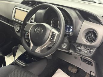 Toyota Yaris 1.33 Dual VVT-i Icon Multidrive S Euro 5 5dr Euro 5