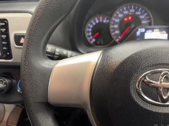 Toyota Yaris 1.33 Dual VVT-i Icon Multidrive S Euro 5 5dr Euro 5
