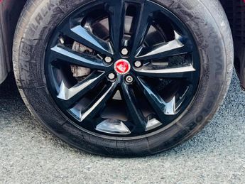 Jaguar F-PACE 2.0 D180 R-Sport Auto AWD Euro 6 (s/s) 5dr