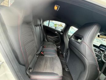 Mercedes-Benz A Class 2.1 A200d AMG Line (Premium) 7G-DCT Euro 6 (s/s) 5dr