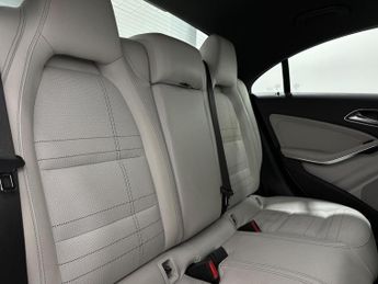 Mercedes-Benz CLA 2.1 CLA200d Sport Coupe 7G-DCT Euro 6 (s/s) 4dr
