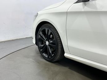 Mercedes-Benz CLA 2.1 CLA200d Sport Coupe 7G-DCT Euro 6 (s/s) 4dr