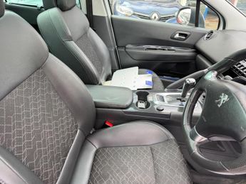 Peugeot 3008 1.6 e-HDi Allure SUV 5dr Diesel EGC Euro 5 (s/s) (115 ps)