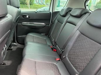 Peugeot 3008 1.6 e-HDi Allure SUV 5dr Diesel EGC Euro 5 (s/s) (115 ps)