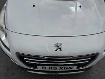 Peugeot 3008 1.6 e-HDi Allure SUV 5dr Diesel EGC Euro 5 (s/s) (115 ps)