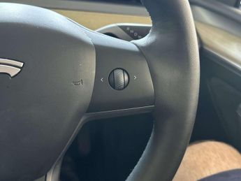 Tesla Model Y (Dual Motor) Long Range SUV 5dr Electric Auto 4WDE (384 bhp)