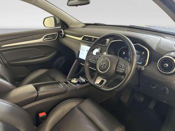 MG MG ZS 72.6kWh Trophy Connect Long Range SUV 5dr Electric Auto (156 ps)