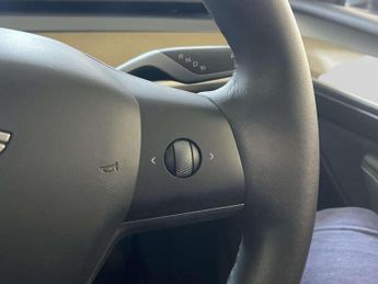 Tesla Model Y (Dual Motor) Long Range SUV 5dr Electric Auto 4WDE (384 bhp)