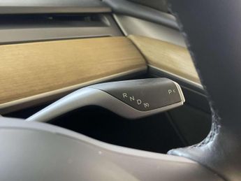 Tesla Model Y (Dual Motor) Long Range SUV 5dr Electric Auto 4WDE (384 bhp)