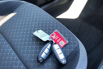 Nissan Juke 1.0 DiG-T N-Connecta 5dr DCT