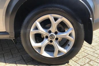Nissan Juke 1.0 DiG-T N-Connecta 5dr DCT