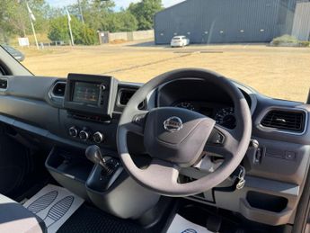 Nissan Interstar 2.3 dCi 35 Tekna Auto FWD L3 H2 Euro 6 (s/s) 4dr