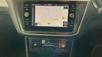 VOLKSWAGEN TIGUAN ESTATE 1.5 LIFE TSI DSG 5DR Semi Automatic