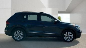 VOLKSWAGEN TIGUAN ESTATE 1.5 LIFE TSI DSG 5DR Semi Automatic