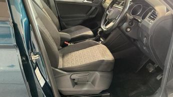 VOLKSWAGEN TIGUAN ESTATE 1.5 LIFE TSI DSG 5DR Semi Automatic