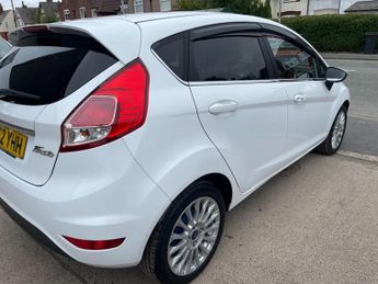 Ford Fiesta 1.0T EcoBoost Titanium Euro 5 (s/s) 5dr