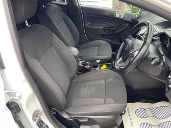 Ford Fiesta 1.0T EcoBoost Titanium Euro 5 (s/s) 5dr