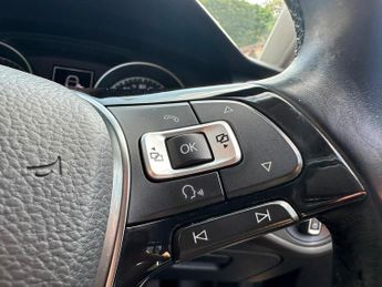 Volkswagen Golf 1.6 TDI SE Nav DSG Euro 6 (s/s) 5dr