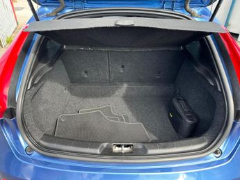 Volvo V40 1.5 T2 R-Design Auto Euro 6 (s/s) 5dr