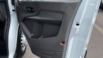 Ford Transit 2.0 350 EcoBlue Leader Luton 3dr Diesel Manual RWD L3 Euro 6 (s/
