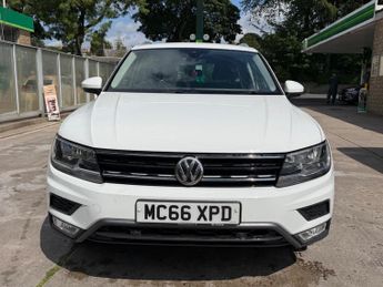 Volkswagen Tiguan 2.0 TDI BlueMotion Tech SE Navigation DSG 4Motion Euro 6 (s/s) 5