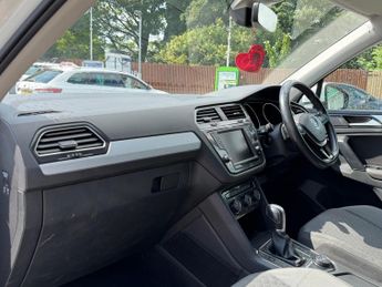 Volkswagen Tiguan 2.0 TDI BlueMotion Tech SE Navigation DSG 4Motion Euro 6 (s/s) 5