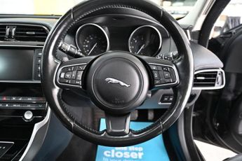 JAGUAR XE 2.0d Portfolio Saloon 4dr Diesel Auto Euro 6 (s/s) (180 ps) +FRE