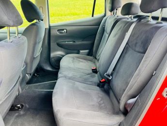 Nissan Leaf 30kWh Acenta Auto 5dr