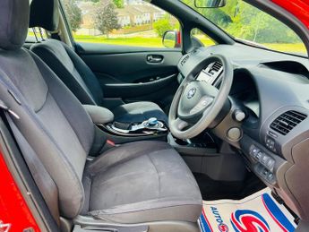 Nissan Leaf 30kWh Acenta Auto 5dr
