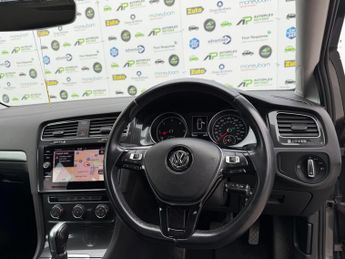Volkswagen Golf 1.6 TDI SE Nav DSG Euro 6 (s/s) 5dr