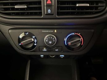 Hyundai i10 1.0 Advance Hatchback 5dr Petrol Auto Euro 6 (s/s) (67 ps)