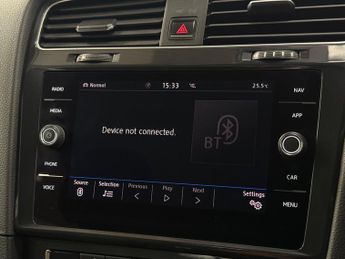 Volkswagen Golf 2.0 TDI SE Nav DSG Euro 6 (s/s) 5dr