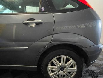 Ford Focus 2.0i 16v Ghia 5dr