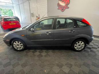 Ford Focus 2.0i 16v Ghia 5dr