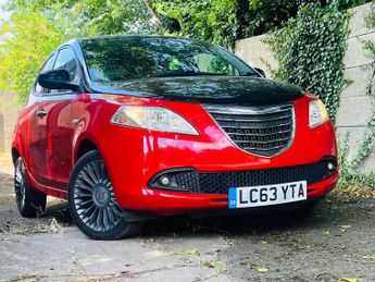 Chrysler Ypsilon 1.2 Black&Red Euro 5 (s/s) 5dr