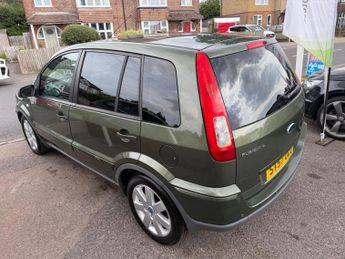 Ford Fusion 1.6 Plus 5dr